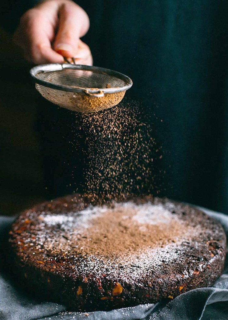 Share a Taste of Home with Dine Inn. Codigo partnered Dine Inn as the technical and design consultant to build a platform that bridges hosts and guests to enjoy good food and good times together. Anyone can simply order home-cooked meals via our mobile apps and responsive website 24/7.
An intricate logic is implemented to facilitate and accommodate various service types, booking dates & timings, payment between hosts and guests. A fully customised admin panel is also created for the Dine Inn team to manage hosts, guests and bookings to ensure everyone enjoys a great Dine Inn experience.